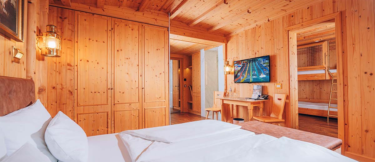 Hotel Victory Therme Erding Admiral's Cabin Hotel Victory Therme Erding Admiral's cabin. View: From the double bed towards the bathroom