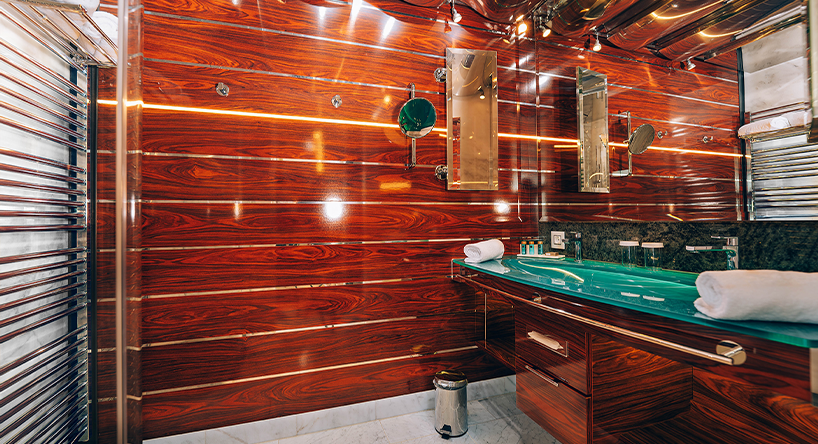 Hotel Victory Therme Erding Yacht Kabine Hotel Victory Therme Erding Yacht Kabine. Ansicht: Edles Badezimmer.