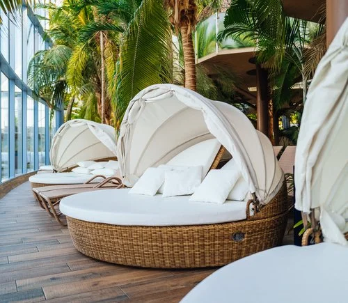 Buchbare Lounges und Liegen