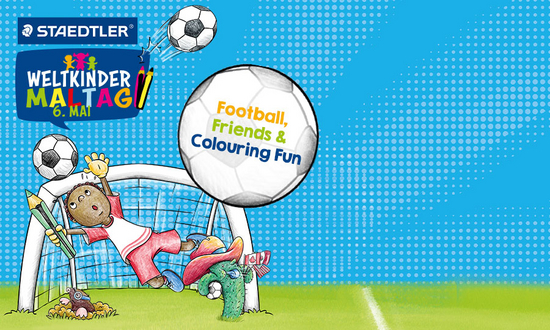 Bild eines Kindes mit einem Kind das im Tor steht und einen Ball fängt.