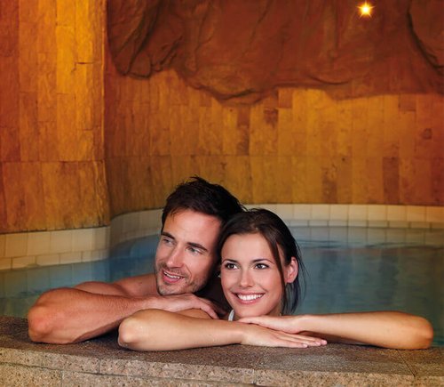 Thermalheilbaden In Der Therme Dem Wellenbad