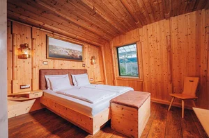 Hotel Victory Therme Erding Admiral cabin in wooden design with double bed